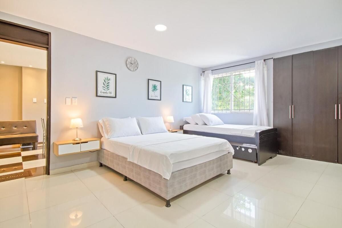 Beautiful House 3 Minutes From Historic Downtown Сasa de vacaciones