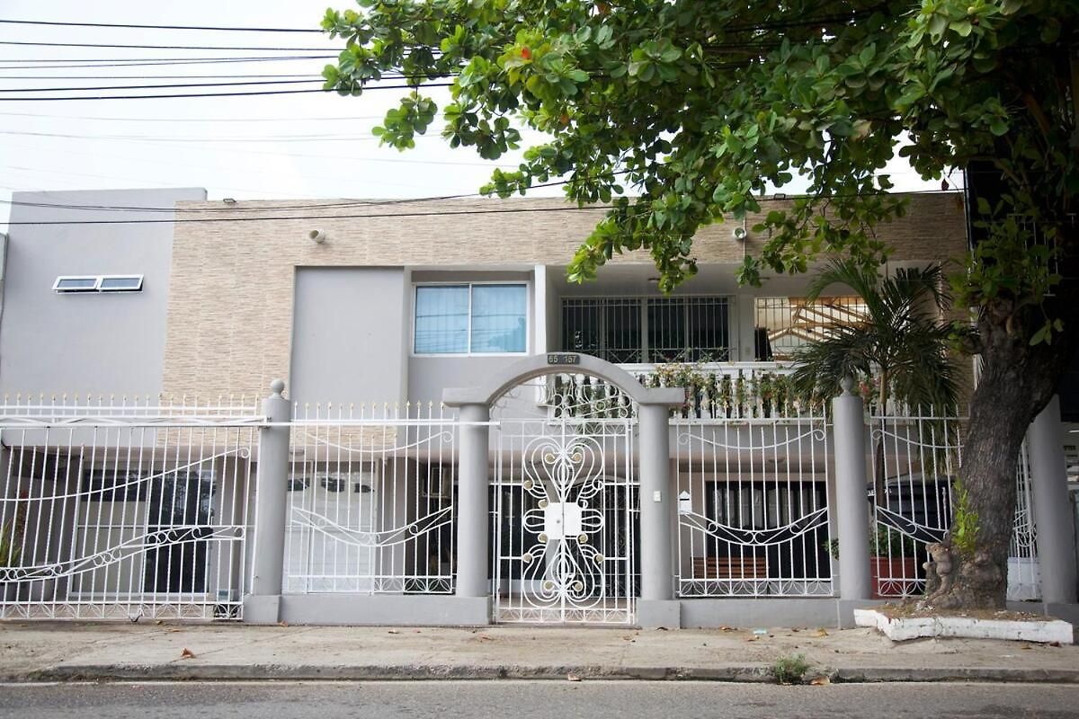 Beautiful House 3 Minutes From Historic Downtown Cartagena
