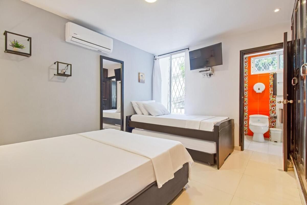 Beautiful House 3 Minutes From Historic Downtown Сasa de vacaciones Cartagena