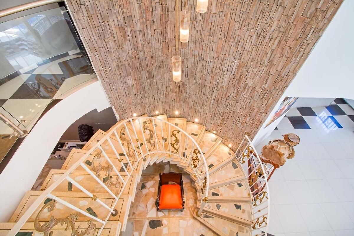 Beautiful House 3 Minutes From Historic Downtown *