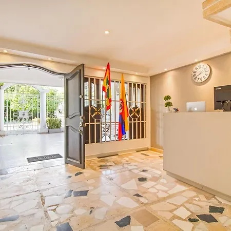 Beautiful House 3 Minutes From Historic Downtown Сasa de vacaciones