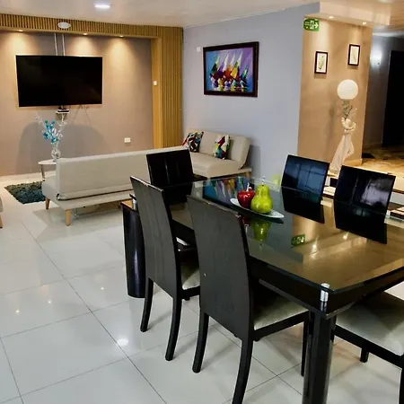Сasa de vacaciones Beautiful House 3 Minutes From Historic Downtown Cartagena