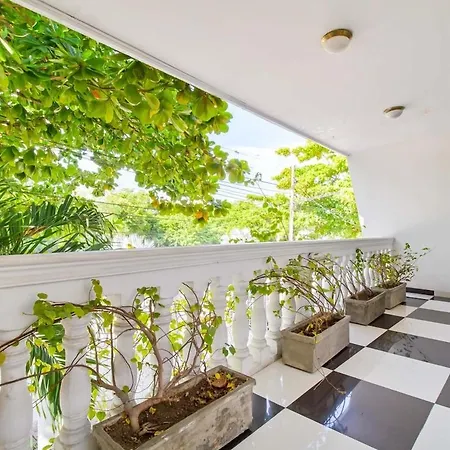 Сasa de vacaciones Beautiful House 3 Minutes From Historic Downtown Cartagena