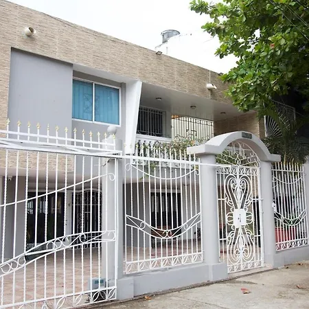 Beautiful House 3 Minutes From Historic Downtown Cartagena