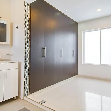 Сasa de vacaciones Beautiful House 3 Minutes From Historic Downtown Cartagena