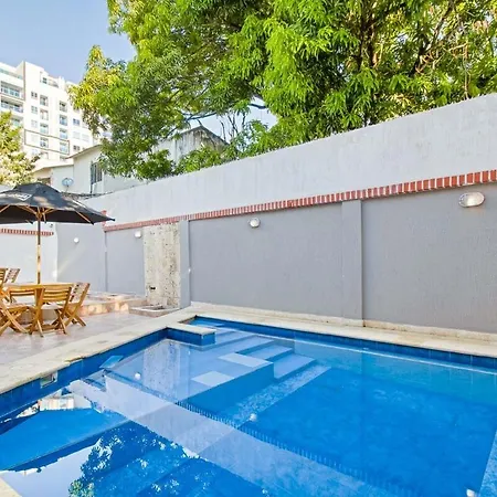 Beautiful House 3 Minutes From Historic Downtown Сasa de vacaciones