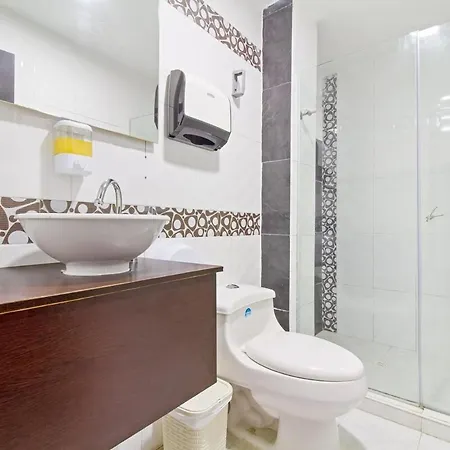 Beautiful House 3 Minutes From Historic Downtown Cartagena