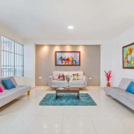 Сasa de vacaciones Beautiful House 3 Minutes From Historic Downtown