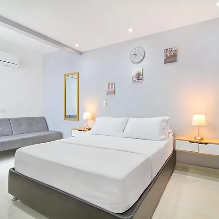 Beautiful House 3 Minutes From Historic Downtown