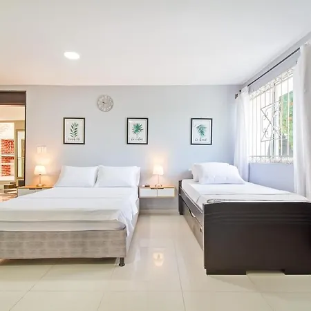 Beautiful House 3 Minutes From Historic Downtown Сasa de vacaciones *